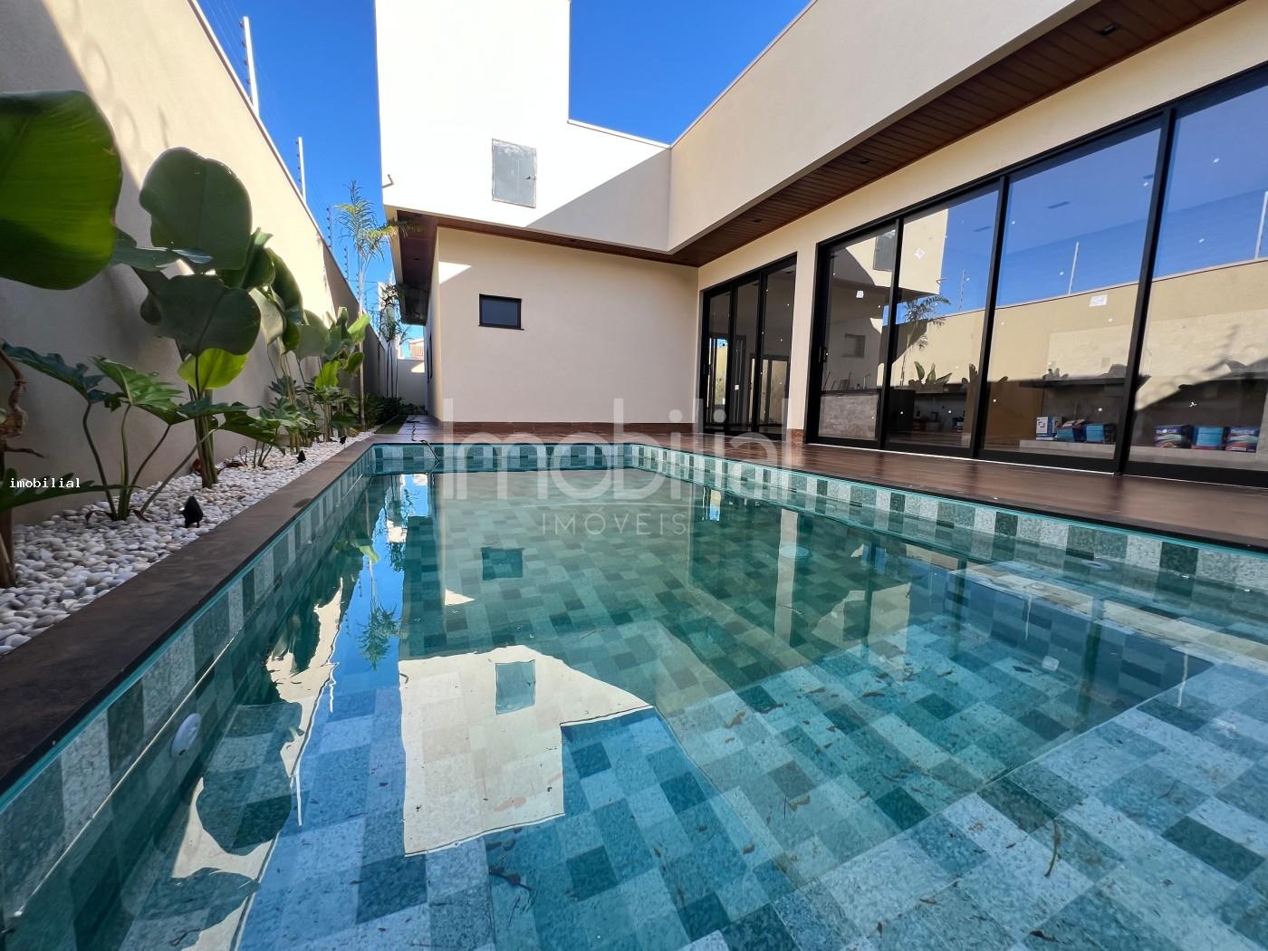 Casa para Venda em Rio Verde, Interlagos